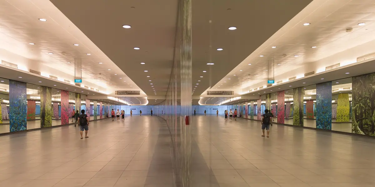 Tunnel from Bayfront MRT to Marina Bay Sands