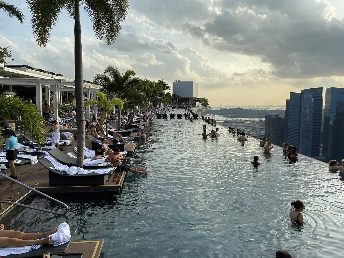 The long edge of the infinity pool